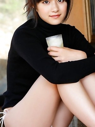 Miyake Hitomi has some perfect to be photographed curves